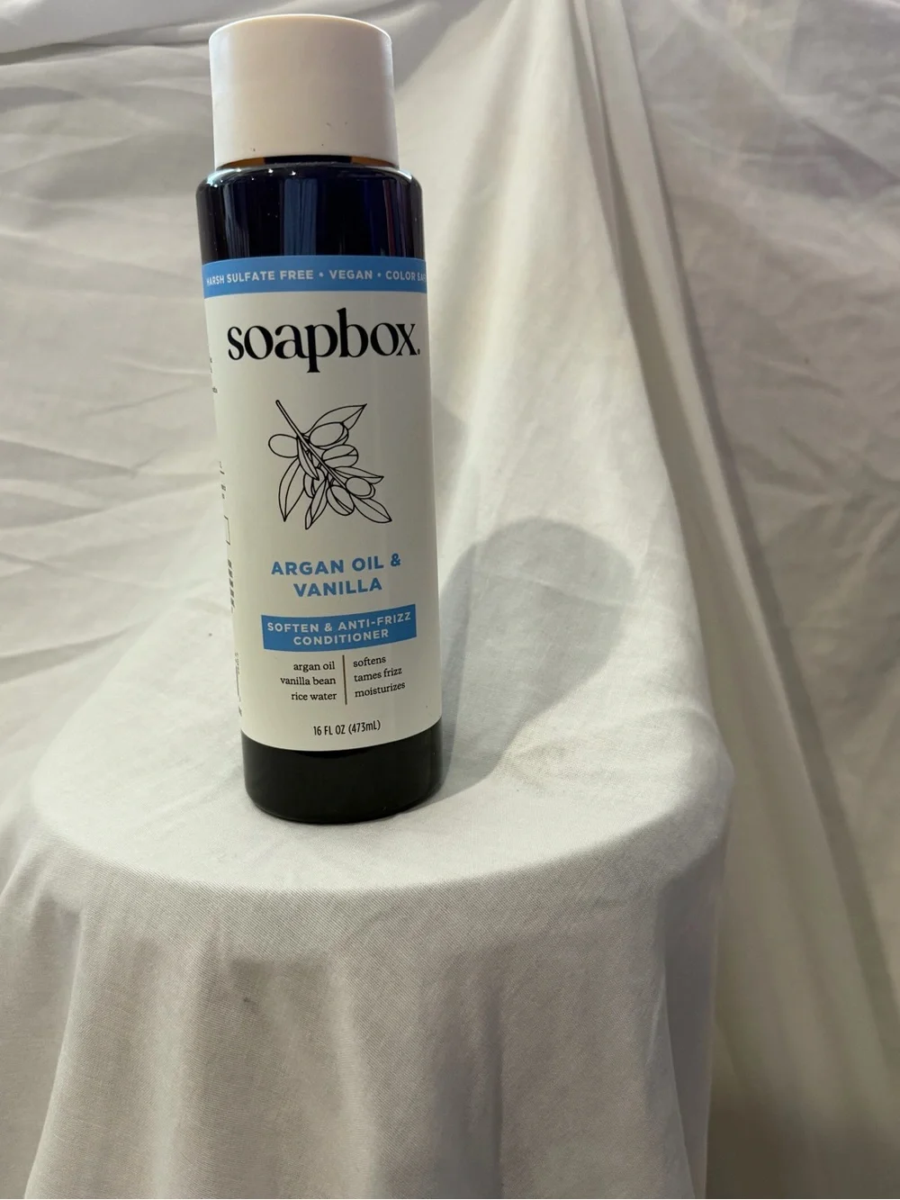 Soapbox Argan Oil & Vanilla Conditioner - Blue & White Bottle - Picture 1 of 3